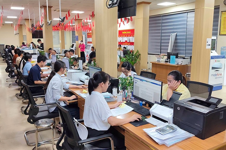 Bộ Nội vụ đề xuất 2 phương án nghỉ Tết Nguyên đán đối với công chức, viên chức.