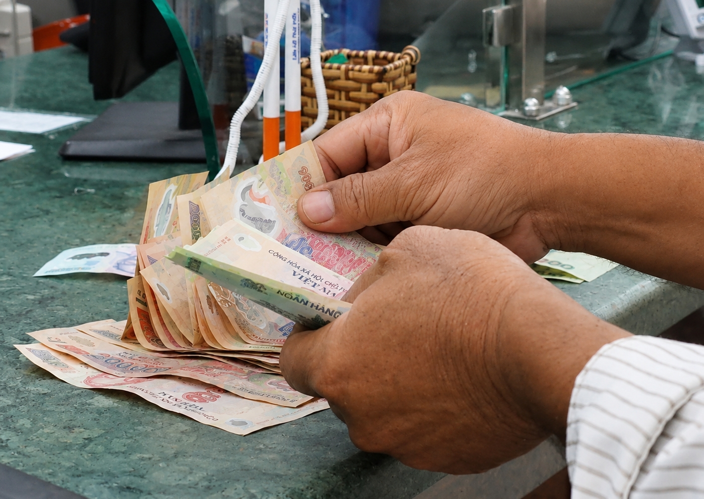 Sáu doanh nghiệp chia cổ tức, PVI trả 23% bằng tiền và 10% bằng cổ phiếu