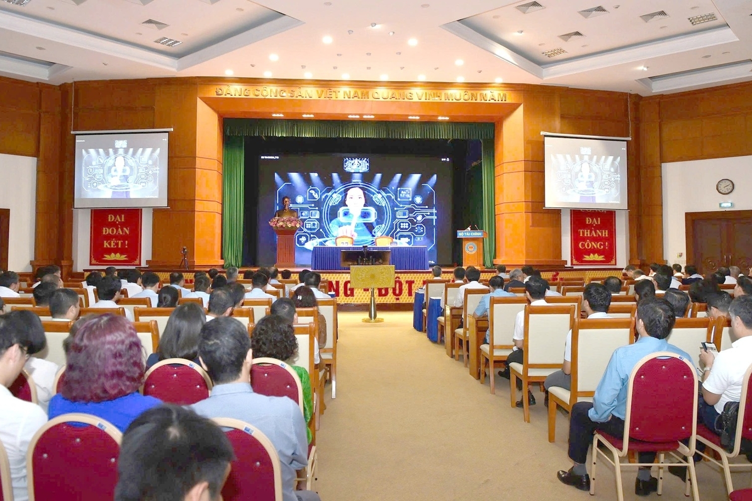 Khơi dậy khát vọng đổi mới, tạo động lực hoàn thành các mục tiêu tài chính quốc gia