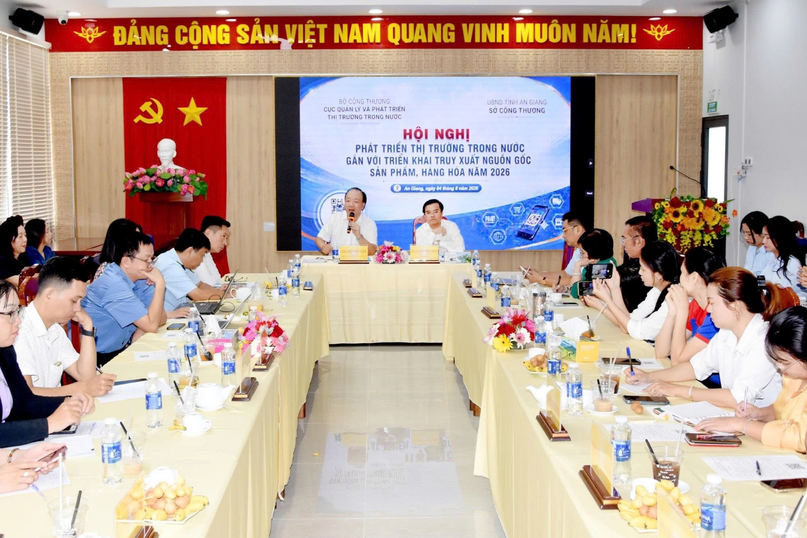 Thúc đẩy phát triển thị trường trong nước góp phần mục tiêu tăng trưởng 2 con số