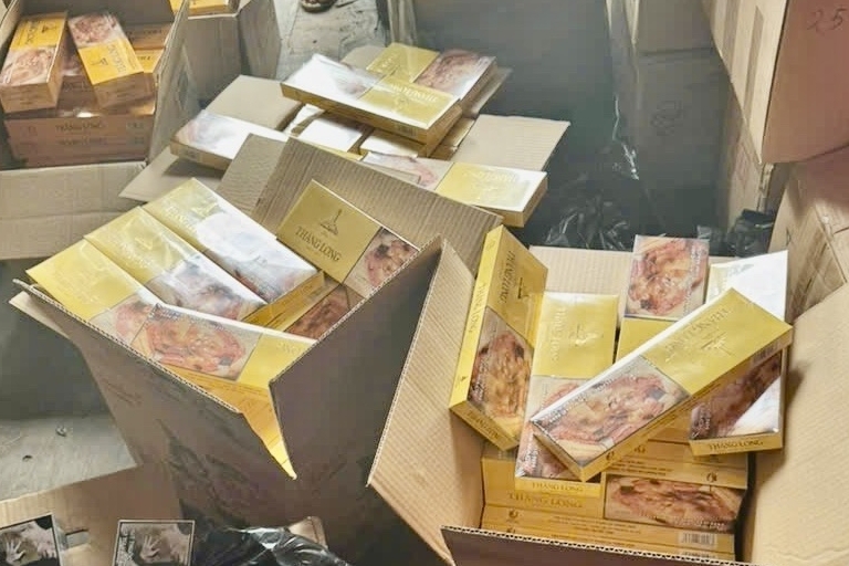 Hải quan khu vực II bắt vụ nghi xuất lậu hơn 83.000 bao thuốc lá