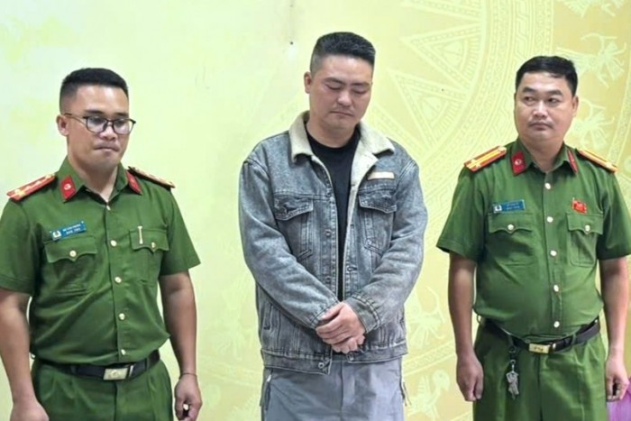Bắt giam đối tượng vận chuyển trái phép hàng chục tấn hàng hóa qua biên giới