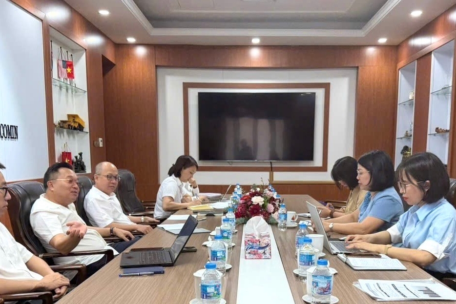Hải quan Cẩm Phả làm việc với doanh nghiệp để nắm bắt tình hình xuất nhập khẩu những tháng cuối năm