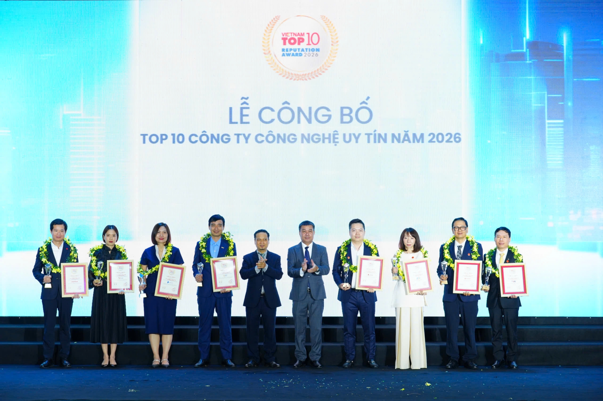 Công bố Top 50 công ty đại chúng uy tín và Top 10 & Top 5 Công ty uy tín ngành Tài chính - Ngân hàng - Bảo hiểm- Công nghệ năm 2026 Công bố Top 50 công ty đại chúng uy tín và Top 10 & Top 5 Công ty uy tín ngành Tài chính - Ngân hàng - Bảo hiểm- Công nghệ năm 2026