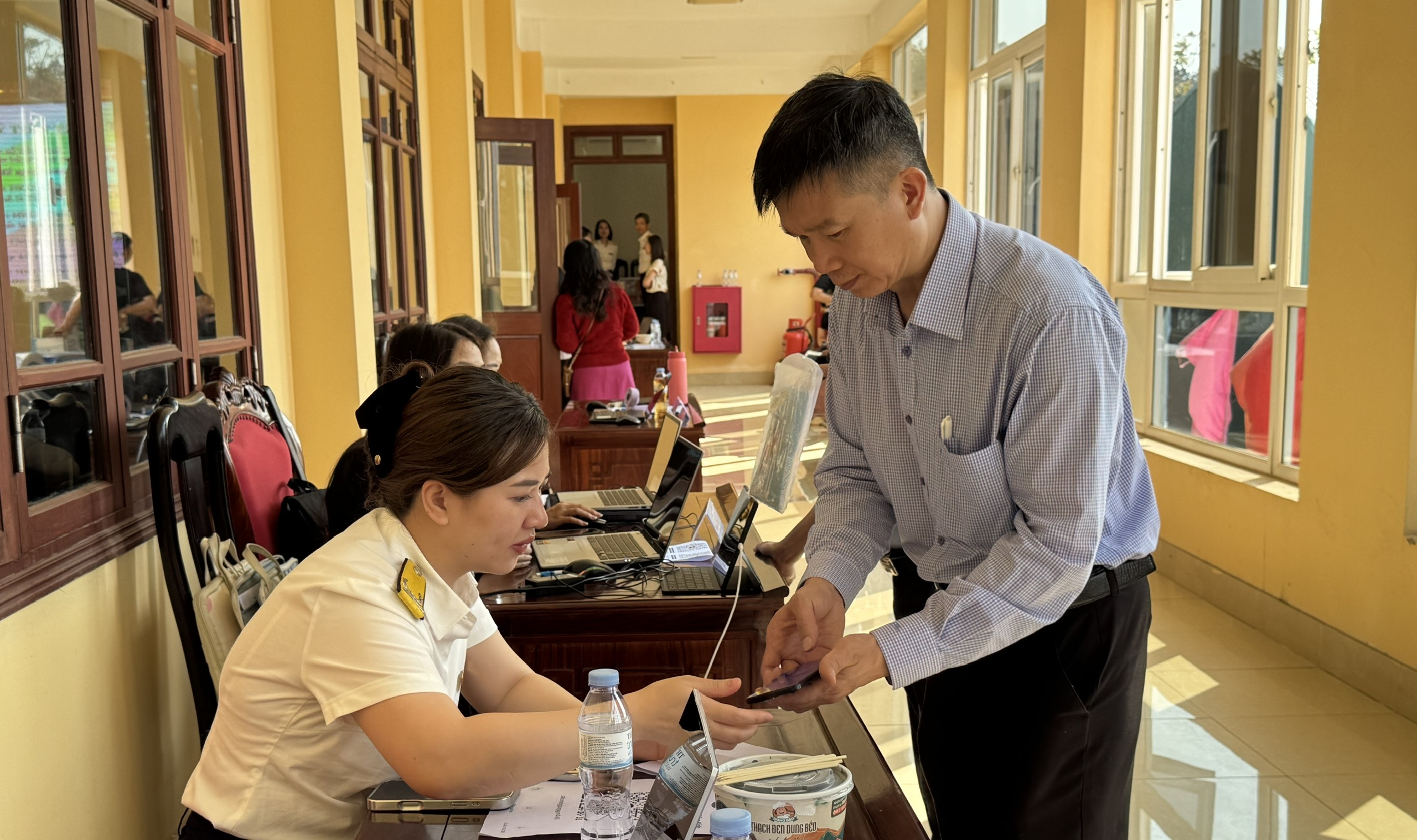 Đề xuất giảm 30% thuế cho hộ, cá nhân kinh doanh và doanh nghiệp có doanh thu đến 10 tỷ đồng