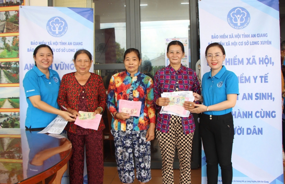 Thêm nhiều người dân ở An Giang được ngân sách hỗ trợ đóng bảo hiểm y tế