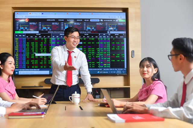 Định giá thấp, VN-Index có thể tiến gần 2.000 điểm đầu năm 2027? Định giá thấp, VN-Index có thể tiến gần 2.000 điểm đầu năm 2027?