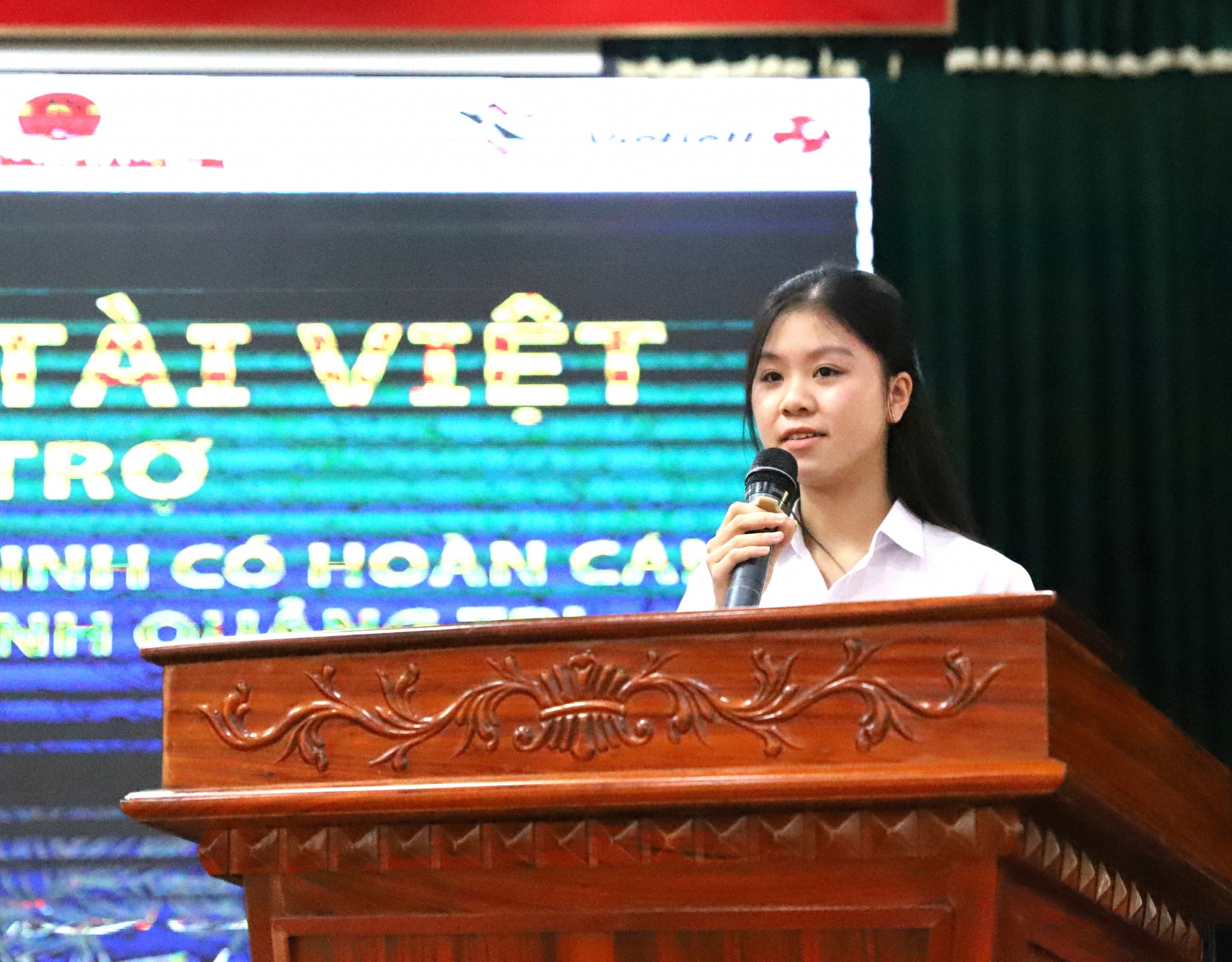 Những món quà nhỏ với yêu thương lớn trên hành trình “Uống nước nhớ nguồn”
