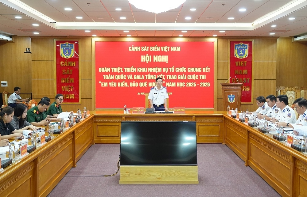 Chiều 7/8, tại Hà Nội, Cảnh sát biển Việt Nam tổ chức Hội nghị quán triệt, triển khai nhiệm vụ tổ chức Chung kết toàn quốc và Gala tổng kết, trao giải Cuộc thi “Em yêu biển, đảo quê hương” năm học 2025 - 2026 theo hình thức trực tuyến. Ảnh: CSB Chiều 7/8, tại Hà Nội, Cảnh sát biển Việt Nam tổ chức Hội nghị quán triệt, triển khai nhiệm vụ tổ chức Chung kết toàn quốc và Gala tổng kết, trao giải Cuộc thi “Em yêu biển, đảo quê hương” năm học 2025 - 2026 theo hình thức trực tuyến. Ảnh: CSB