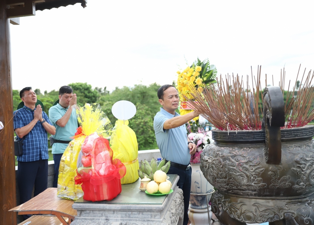 Tạp chí Kinh tế - Tài chính: Hành trình về với những địa chỉ đỏ, bồi đắp lòng biết ơn Tạp chí Kinh tế - Tài chính