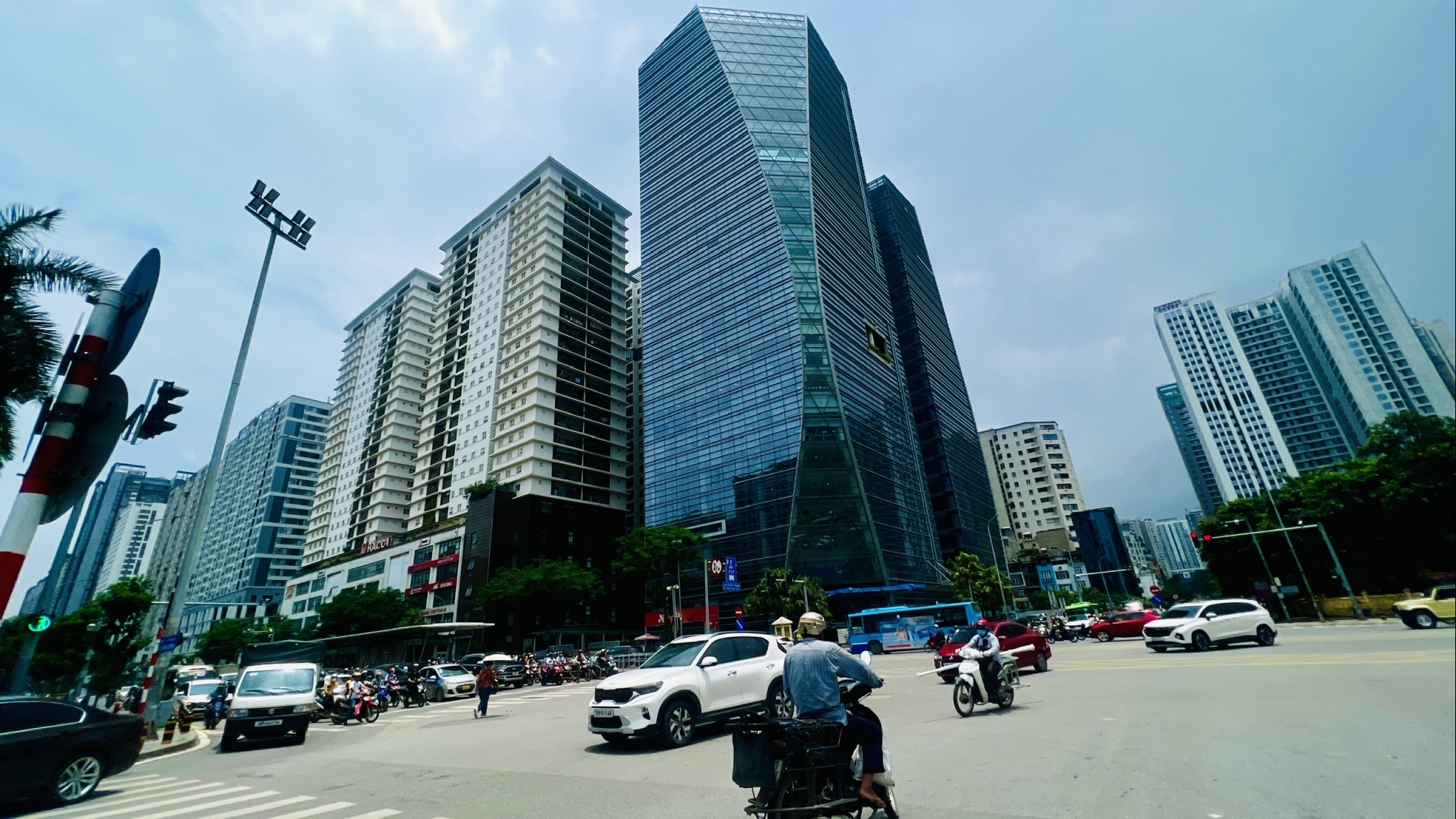 Nguồn cung tăng mạnh, bất động sản văn phòng Hà Nội bước vào cuộc đua lấp đầy