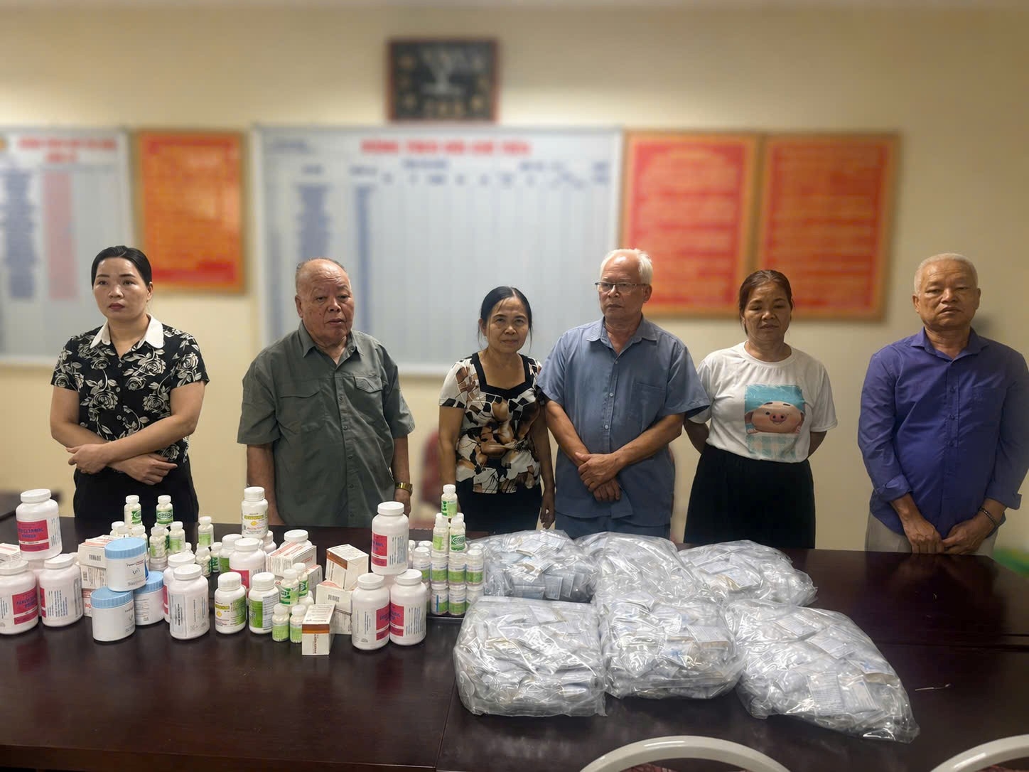 Khởi tố 4 đối tượng về tội xâm phạm quyền sở hữu công nghiệp và sản xuất hàng giả