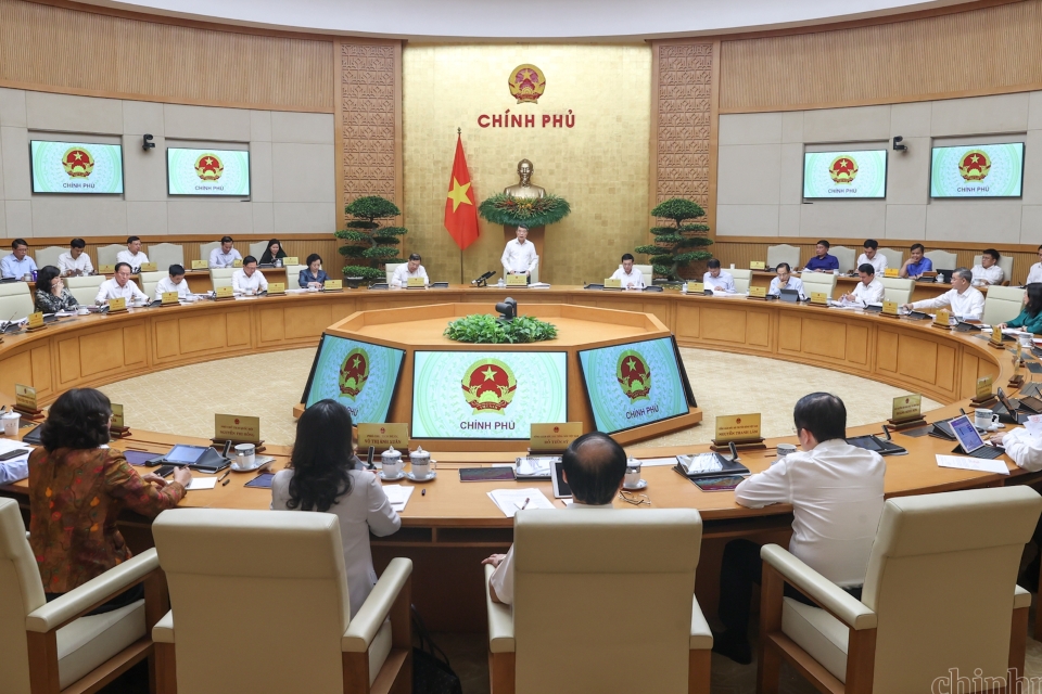 Dồn lực, tăng tốc hiện thực hóa mục tiêu tăng trưởng kinh tế từ 10% trở lên