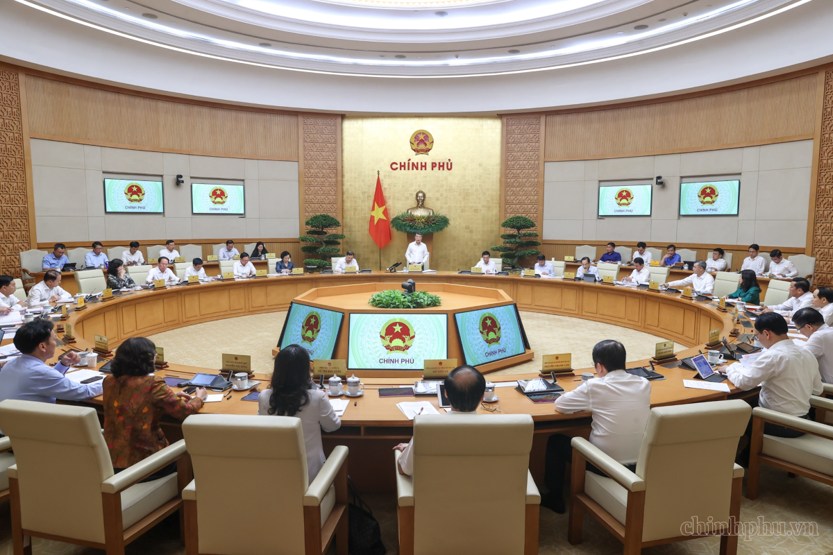 Dồn lực, tăng tốc hiện thực hóa mục tiêu tăng trưởng kinh tế từ 10% trở lên