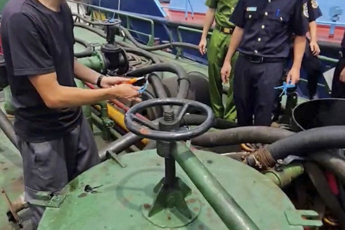 Hải quan chủ trì phát hiện hơn 70.000 lít dầu FO nghi nhập lậu trên vùng biển Hải Phòng