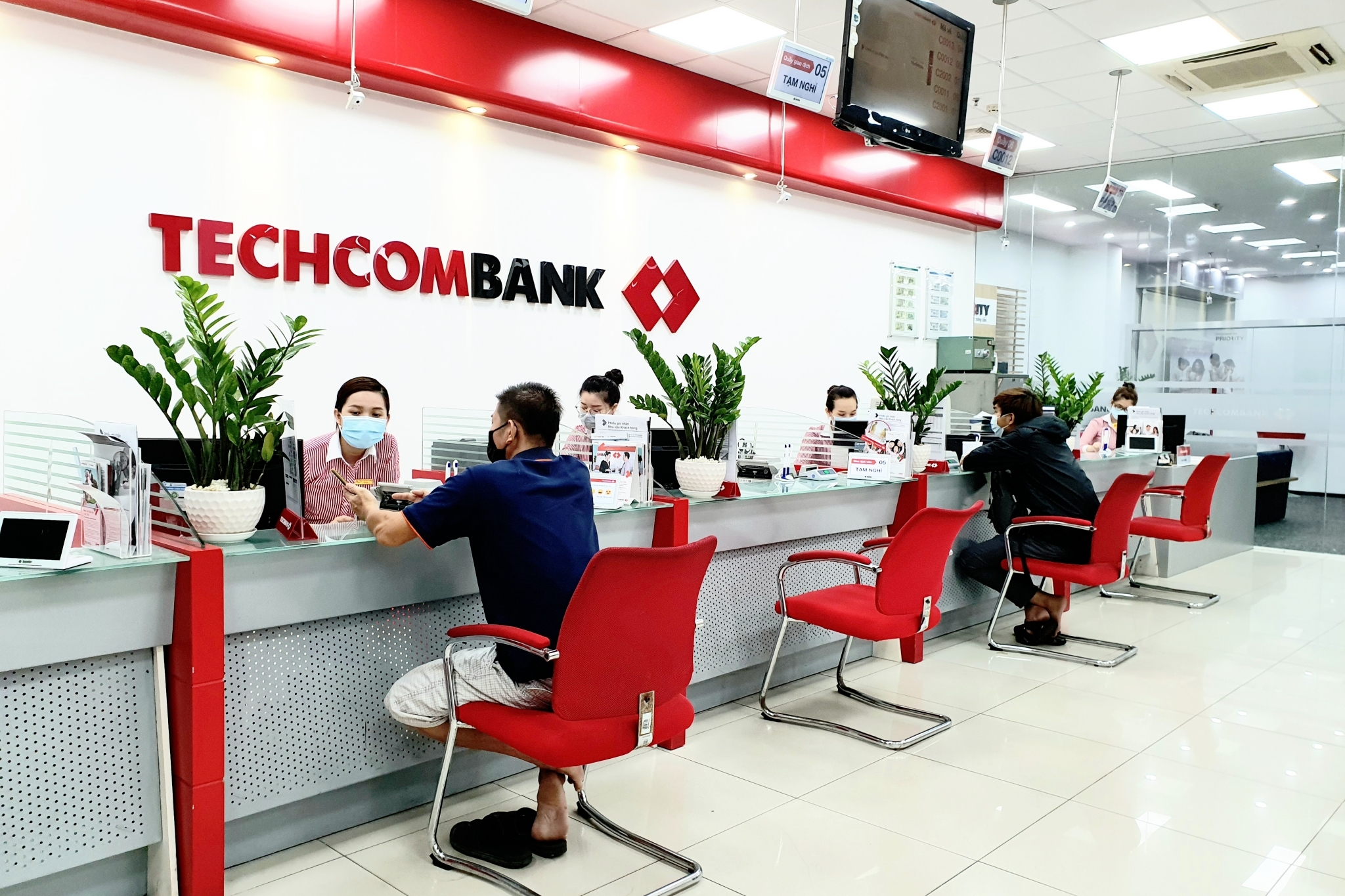 Cổ phiếu TCB còn dư địa?