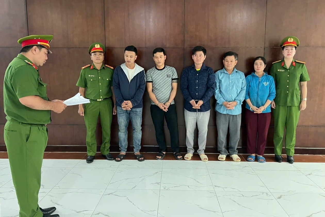 Bài 3: Công an đánh chặn hàng lậu, hàng giả ngay từ gốc