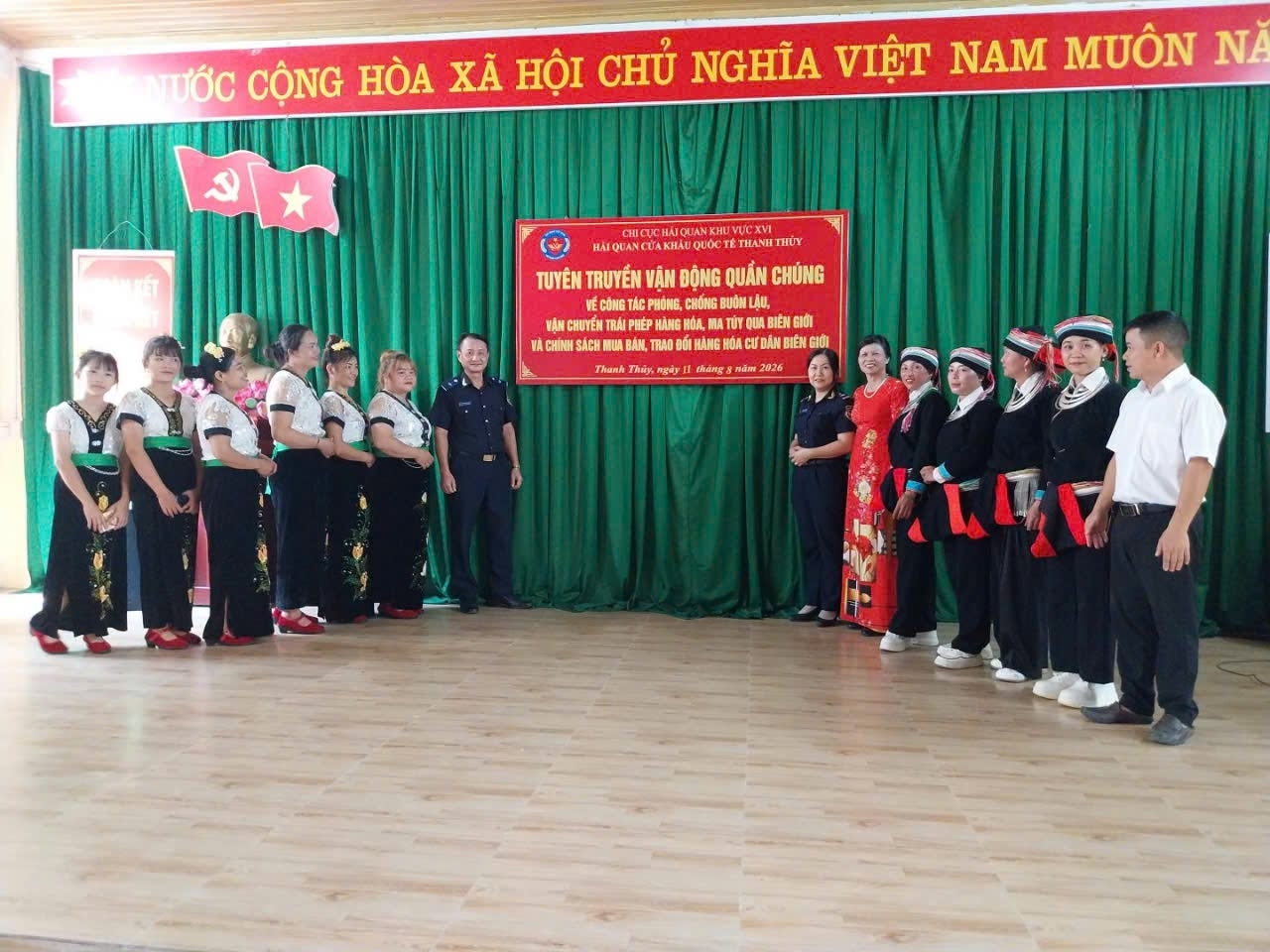 Hải quan khu vực XVI tuyên truyền pháp luật cho cư dân biên giới