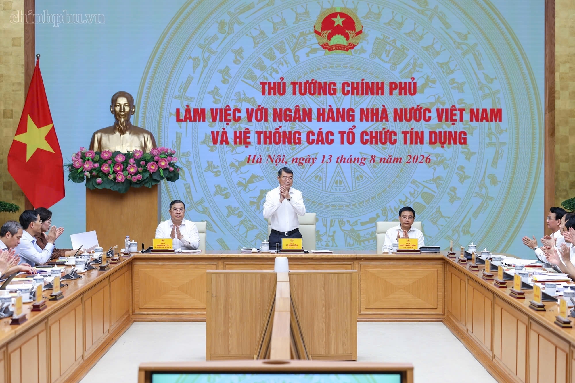 Thủ tướng Chính phủ yêu cầu giảm thực chất lãi suất cho vay