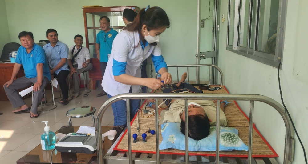 Khám chữa bệnh bảo hiểm y tế ở Vĩnh Long: Số lượt giảm, chi phí tăng