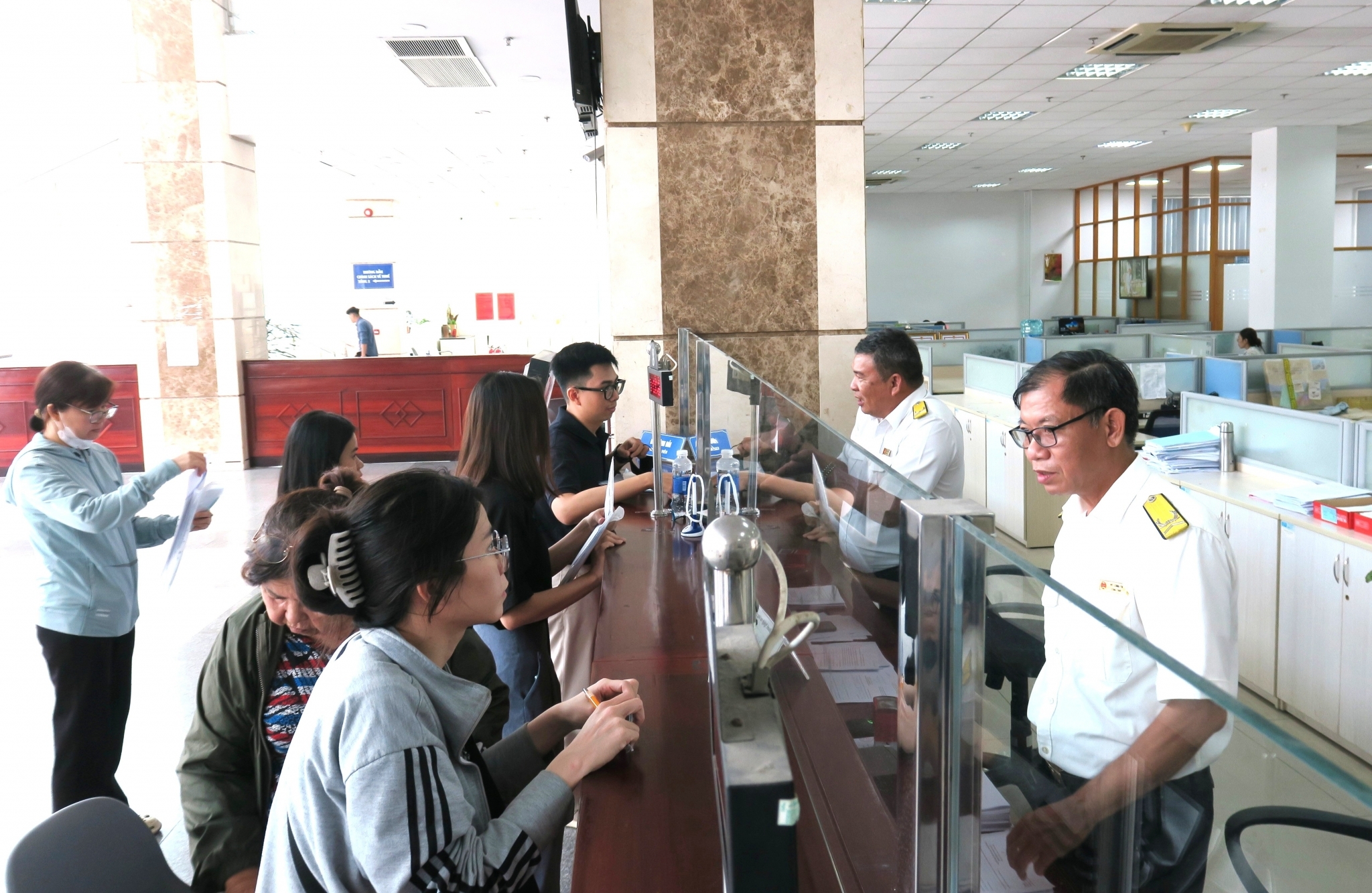 Làm gì để chính sách giảm 30% thuế thu nhập phát huy hiệu quả trong thực tiễn?