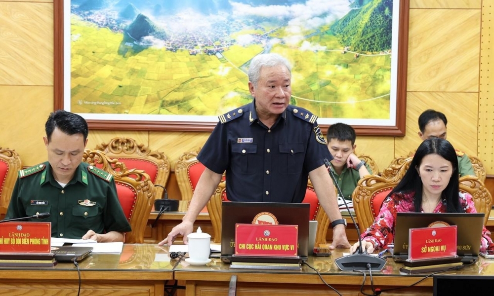 Lãnh đạo Hải quan Khu vực VI phát biểu thảo luận tại cuộc họpẢnh: Cổng thông tin điện tử Lạng Sơn Lãnh đạo Hải quan Khu vực VI phát biểu thảo luận tại cuộc họpẢnh: Cổng thông tin điện tử Lạng Sơn