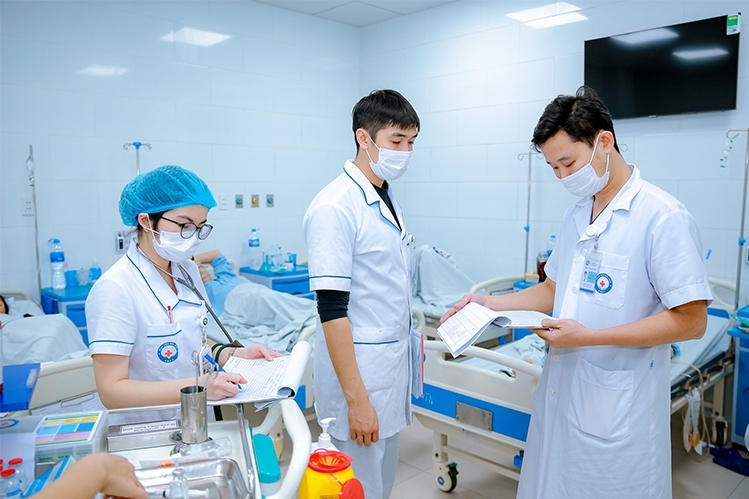 Gây khó khăn, cản trở việc khám chữa bệnh bảo hiểm y tế bị xử lý thế nào?