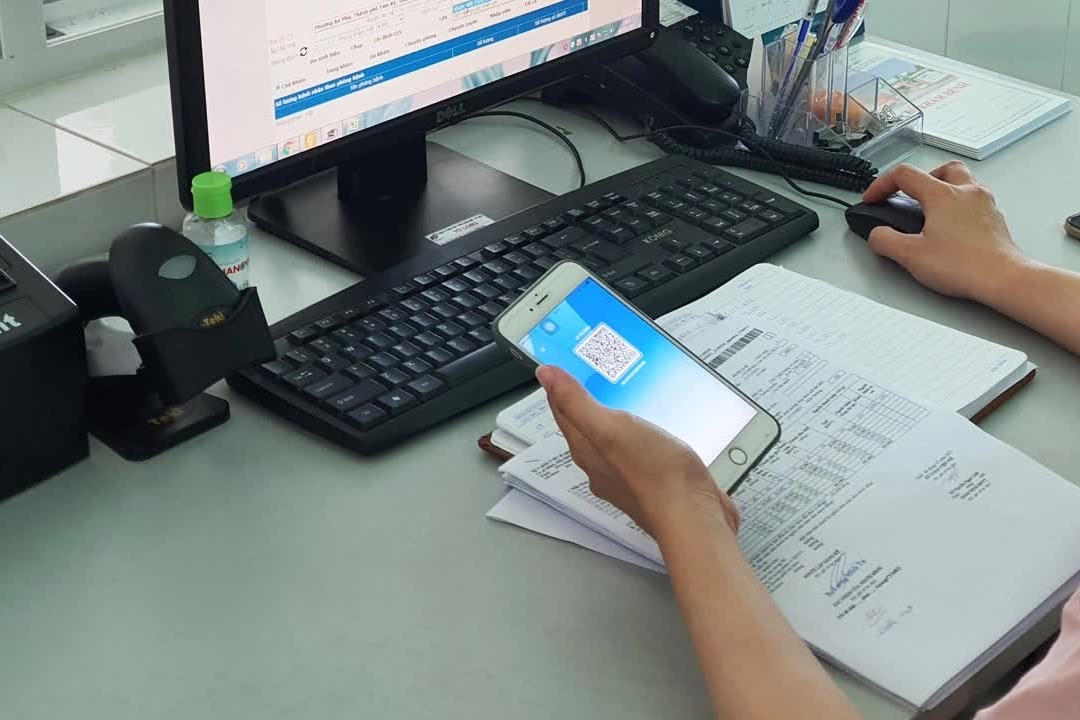 Hà Nội cảnh báo chiêu lừa mạo danh cán bộ bảo hiểm xã hội để cấp thẻ bảo hiểm y tế