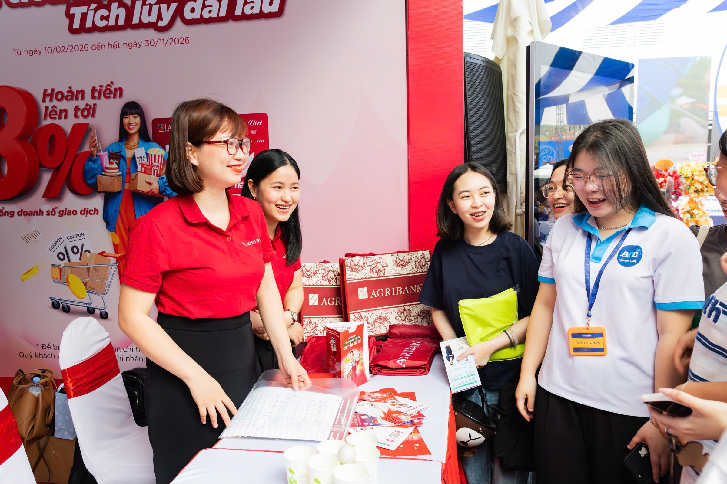 60,7 tỷ đồng từ Agribank đến với trường học, học sinh khó khăn