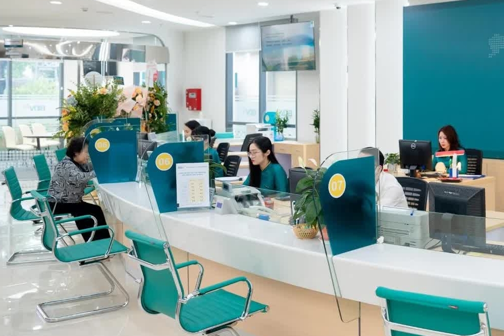 Lãi suất hôm nay: Kỳ hạn 6 tháng lên 7,6%/năm