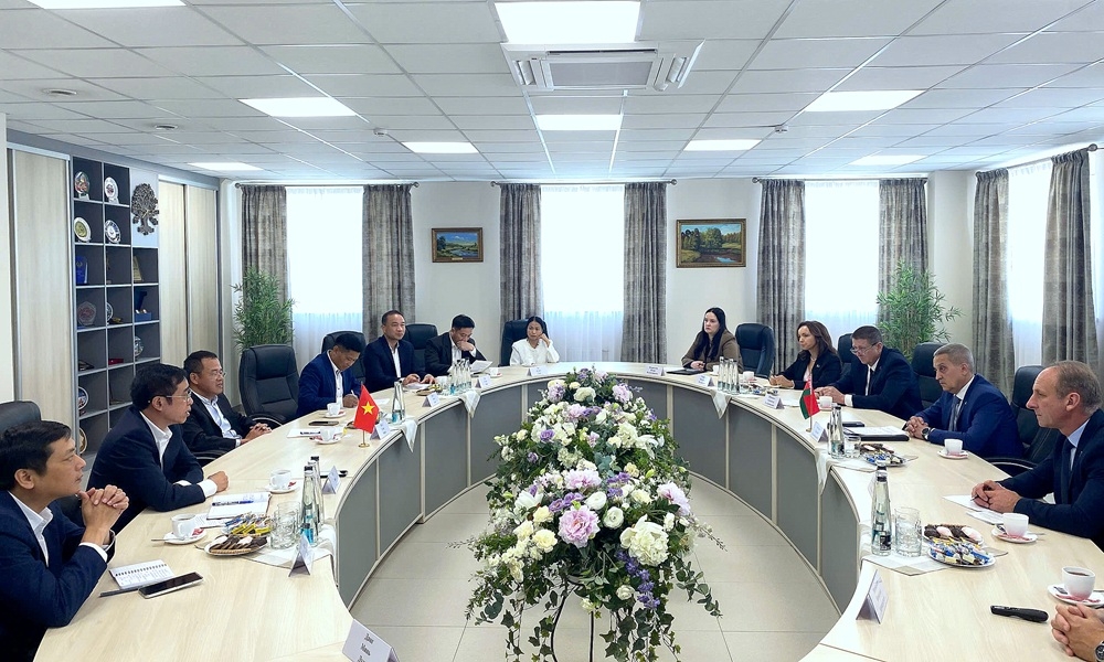 Xã hội hóa hoạt động dự trữ quốc gia: Nhìn từ kinh nghiệm của Liên bang Nga và Belarus Xã hội hóa hoạt động dự trữ quốc gia: Nhìn từ kinh nghiệm của Liên bang Nga và Belarus