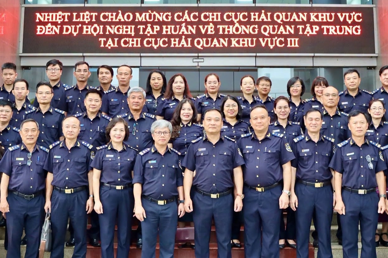 Chia sẻ kinh nghiệm về thông quan tập trung với 10 chi cục hải quan khu vực
