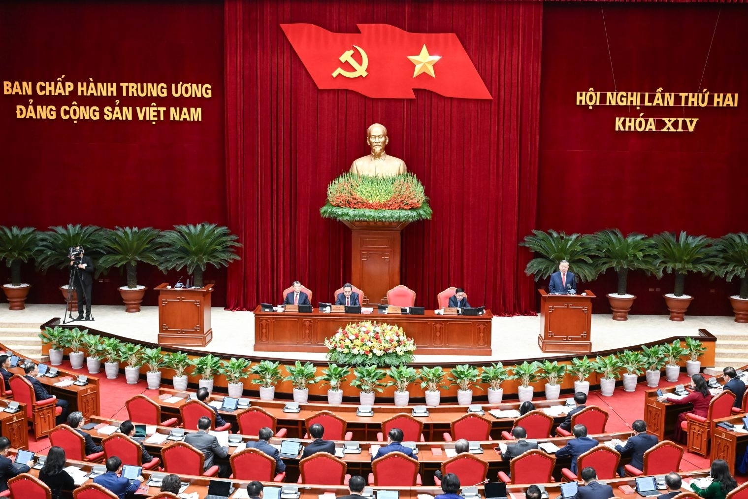 Gắn kết mục tiêu tăng trưởng kinh tế với kiểm soát quyền lực, phòng, chống tham nhũng: Bước chuyển từ Đại hội XIV của Đảng