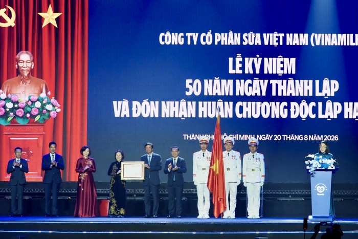 Vinamilk đón nhận Huân chương Độc lập hạng Nhất tại dấu mốc 50 năm