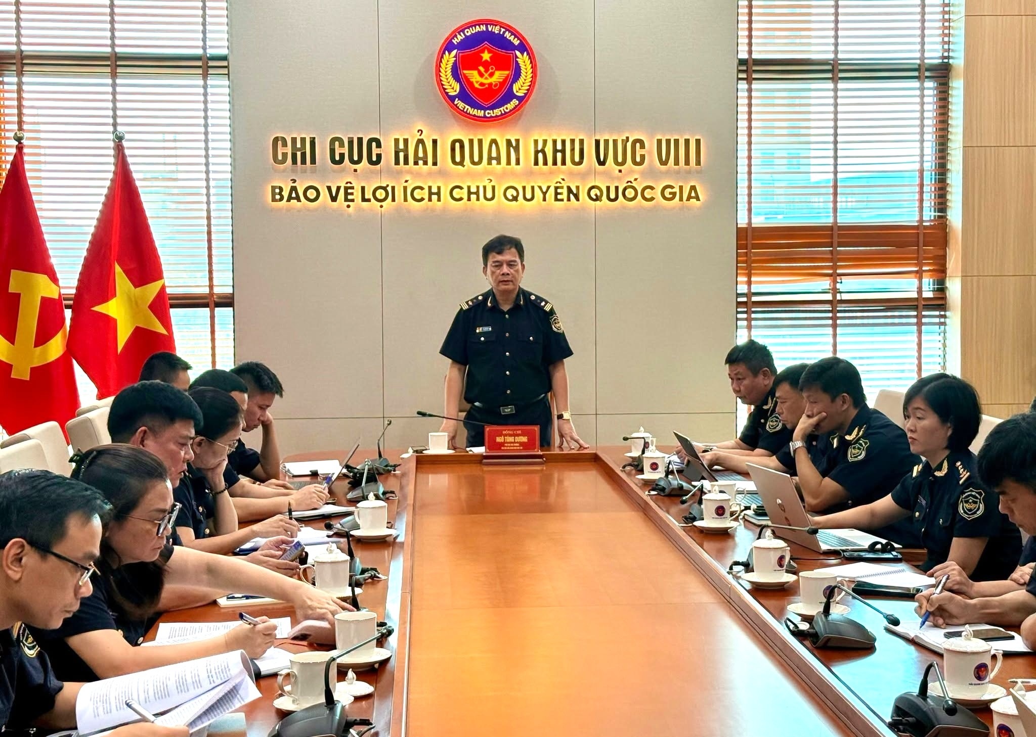Quang cảnh buổi họp do Chi cục Hải quan khu vực VIII tổ chức. 