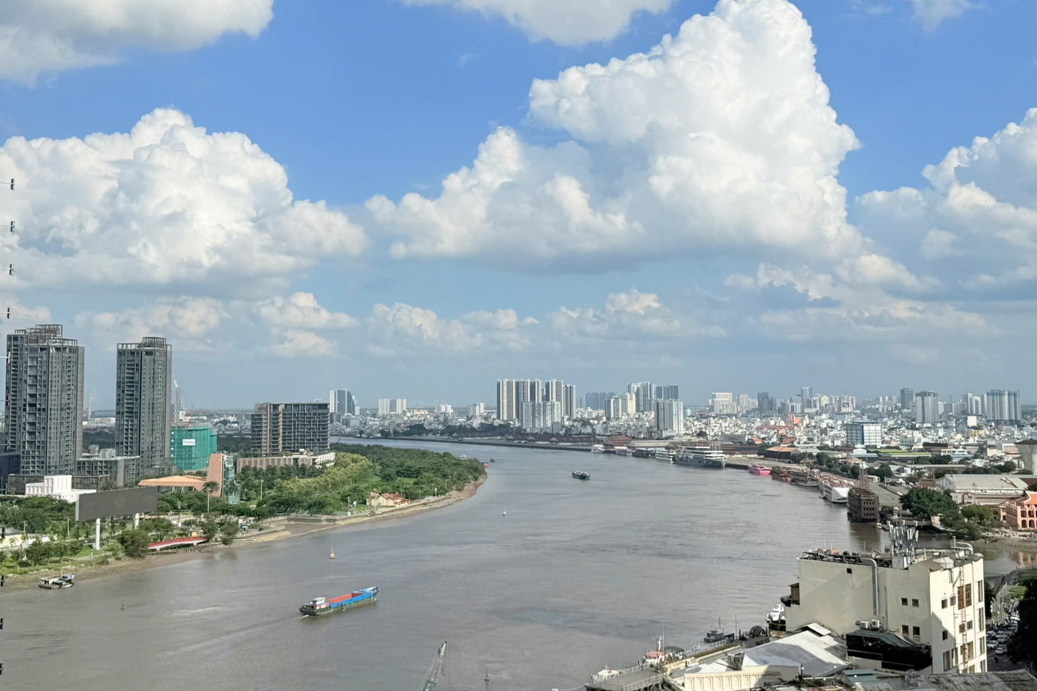 Vì sao dòng vốn dài hạn chưa vào được hạ tầng?