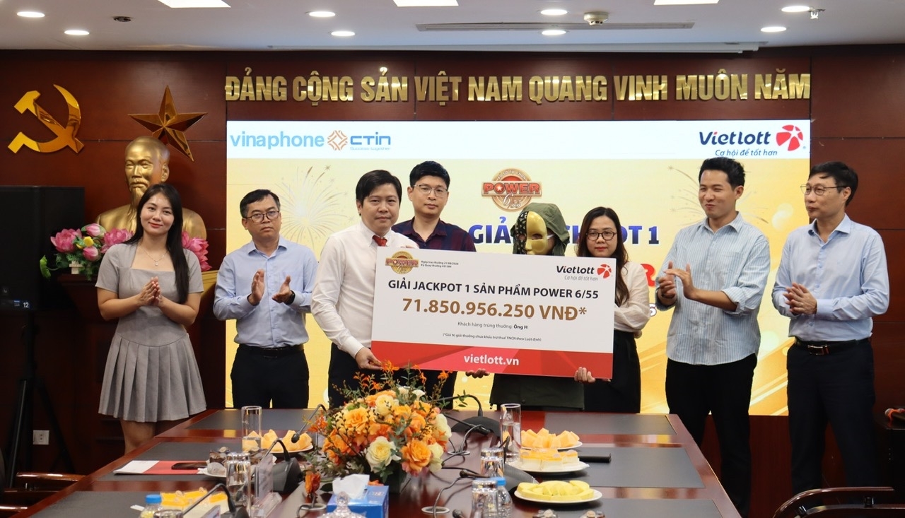 Người đàn ông từ Quảng Trị trúng thưởng hơn 1103 lần vé số Vietlott, tiếp tục trúng 72 tỷ đồng Người đàn ông từ Quảng Trị trúng thưởng hơn 1103 lần vé số Vietlott, tiếp tục trúng 72 tỷ đồng