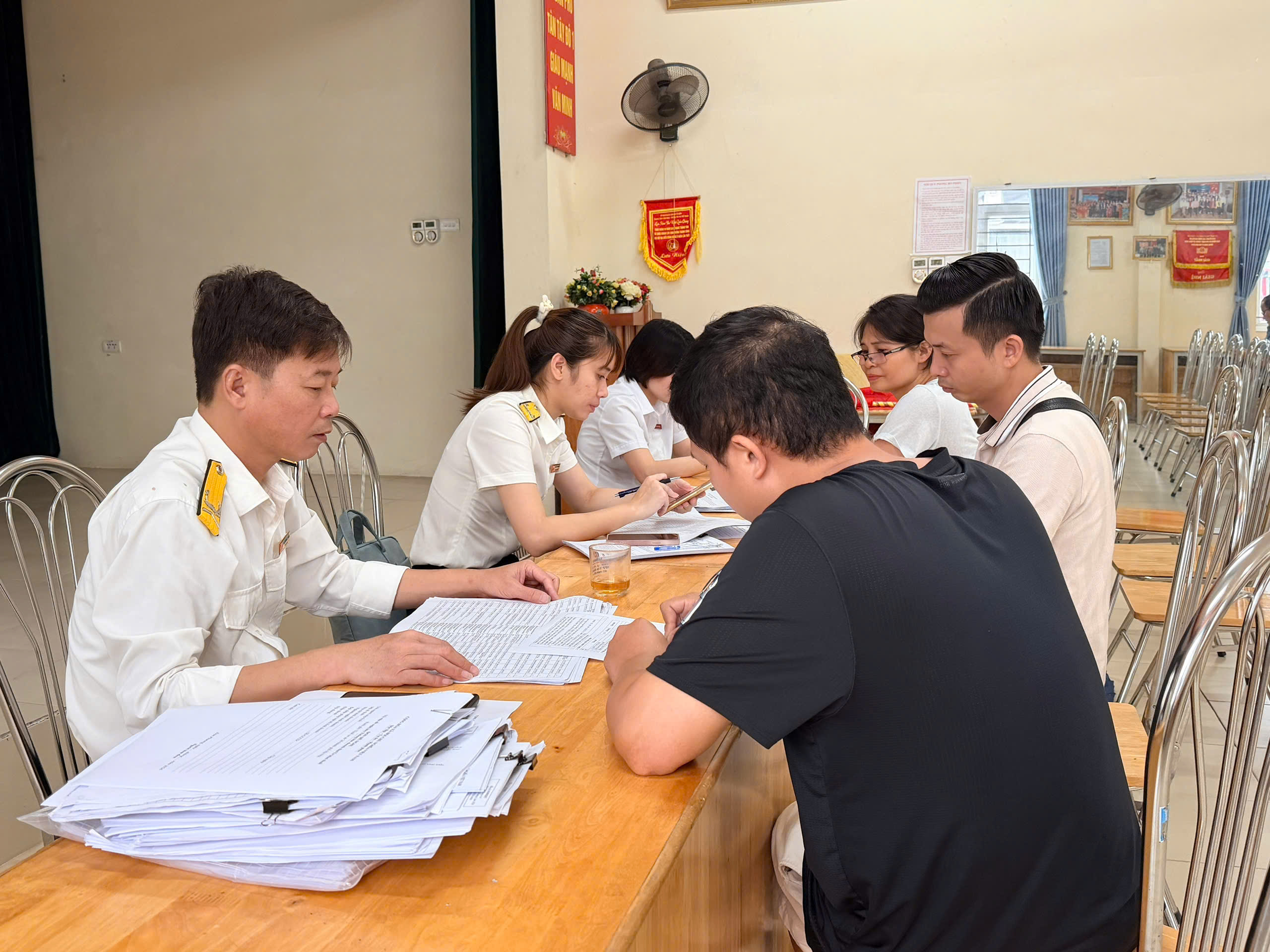 Giảm 30% thuế và nâng ngưỡng doanh thu tính thuế: Hộ kinh doanh mong mỏi điều gì?
