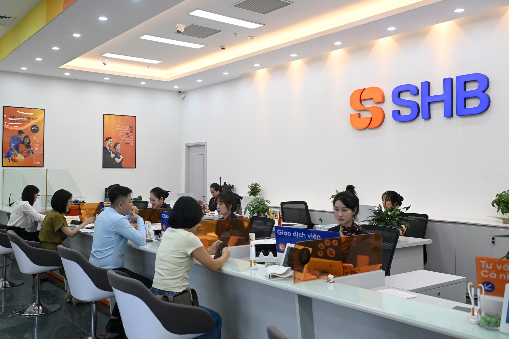 Dòng tiền tuần qua: Vốn rẻ hơn, ngân hàng tăng vốn và đẩy mạnh số hóa