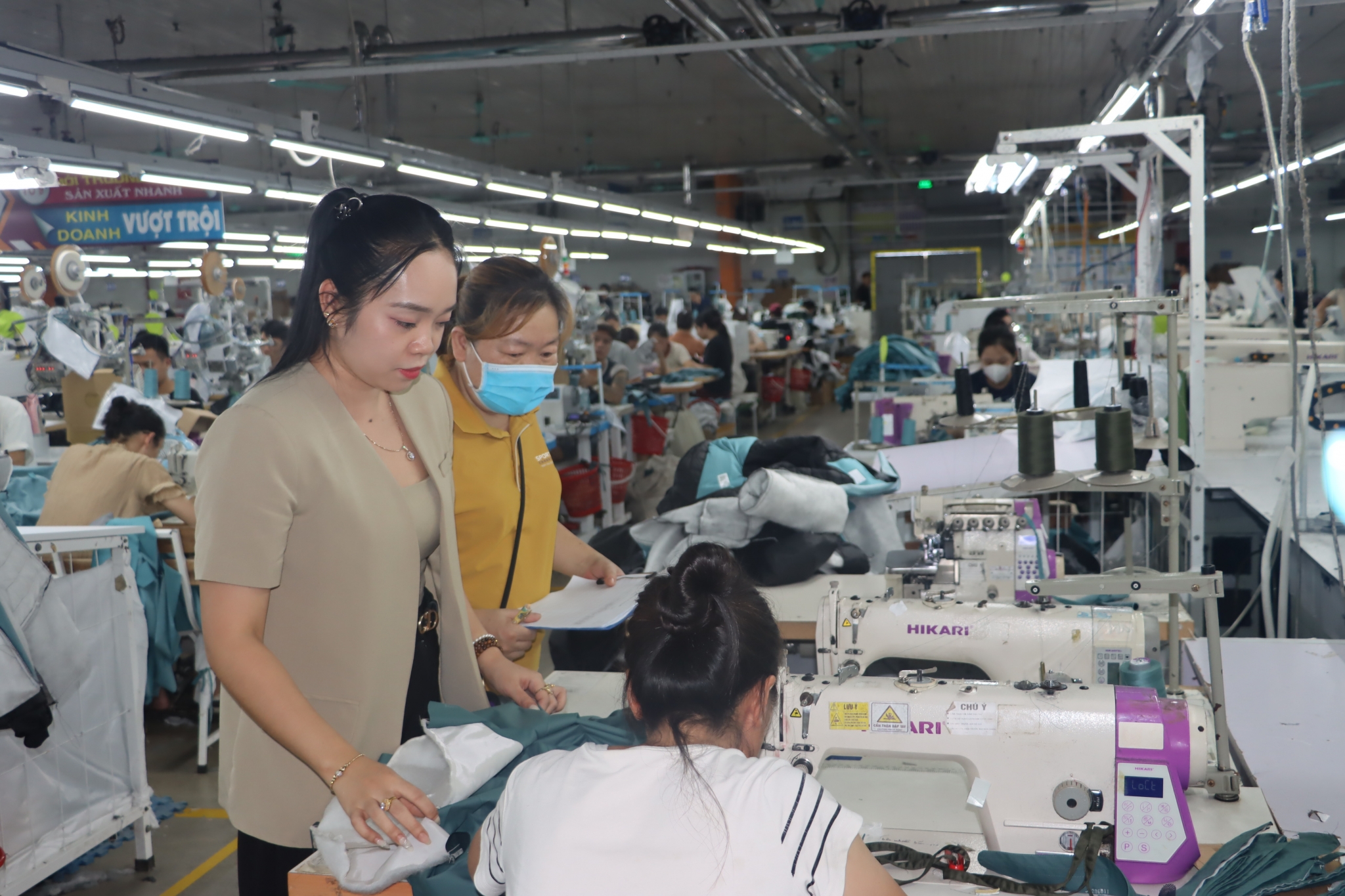 Hoạt động sản xuất tại Công ty CP Đầu tư quốc tế Thagaco (Thái Nguyên). Ảnh: Thái Bình
