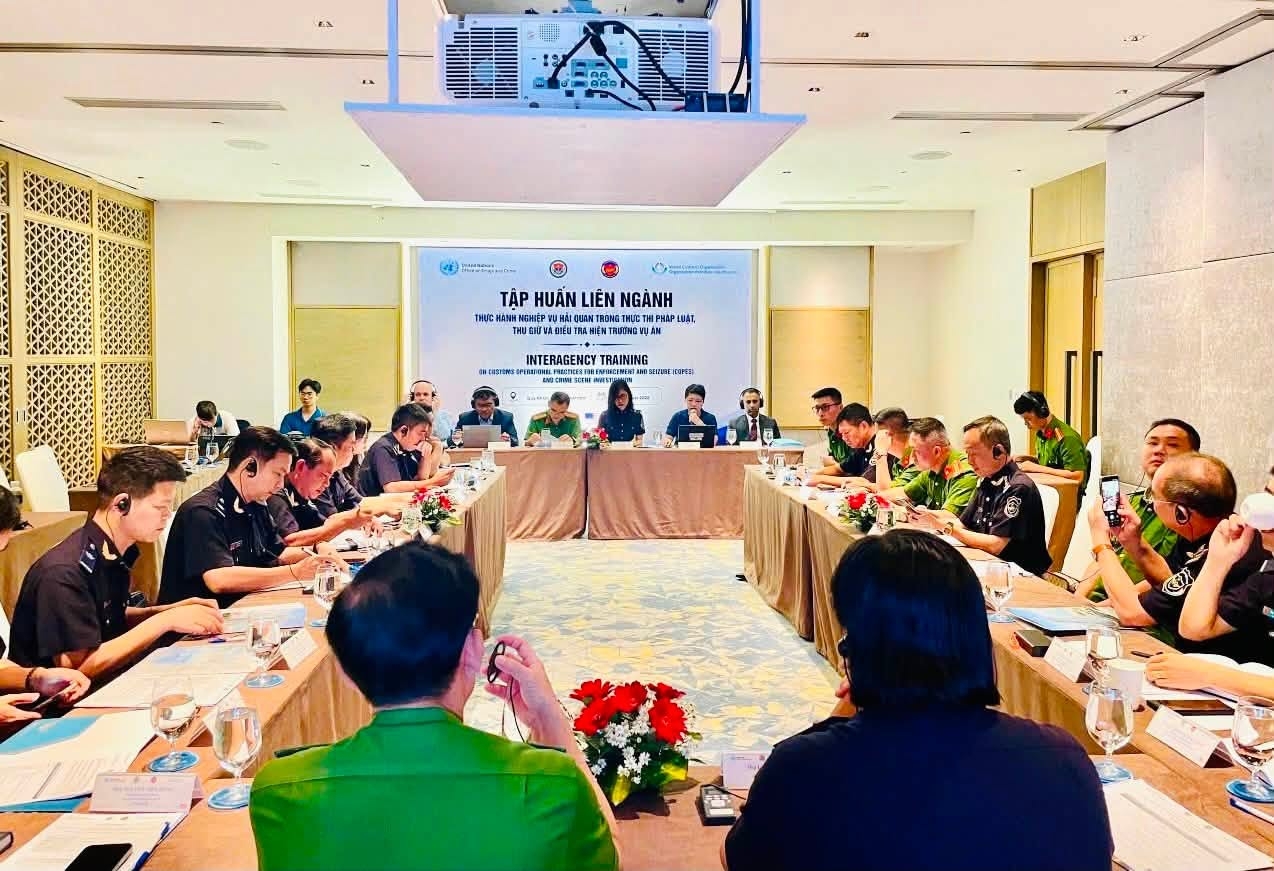 Cục Hải quan tập huấn phòng chống tội phạm. Ảnh: Cục Hải quan.