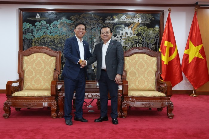 Thị trường bảo hiểm hướng tới tăng trưởng mới, FWD củng cố cam kết tại Việt Nam