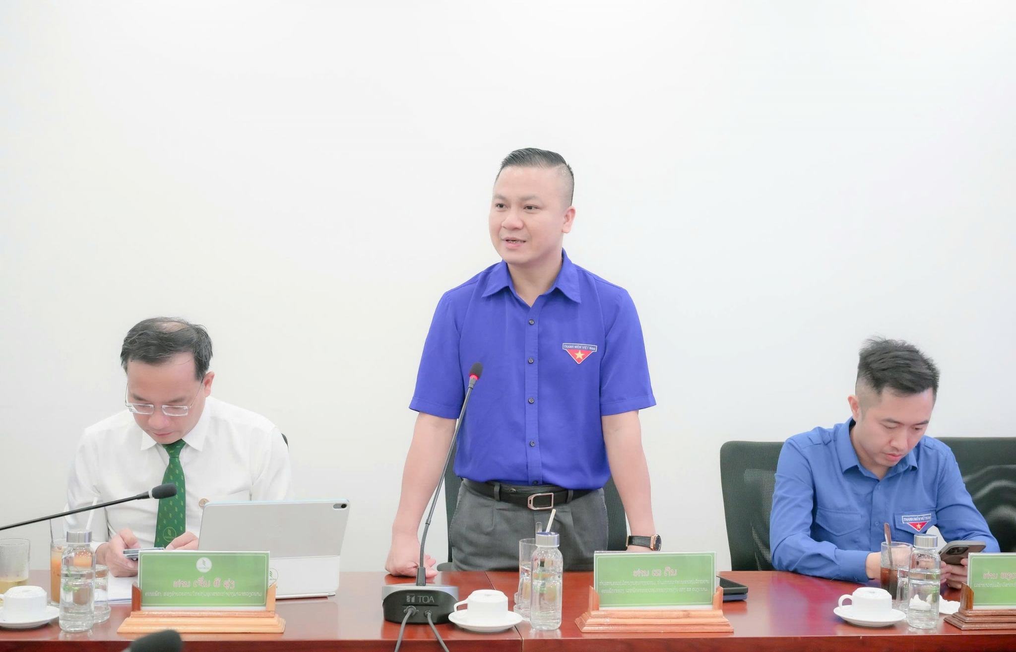 Đoàn Thanh niên Bộ Tài chính Lào thăm và làm việc với Tập đoàn Công nghiệp Cao su Việt Nam