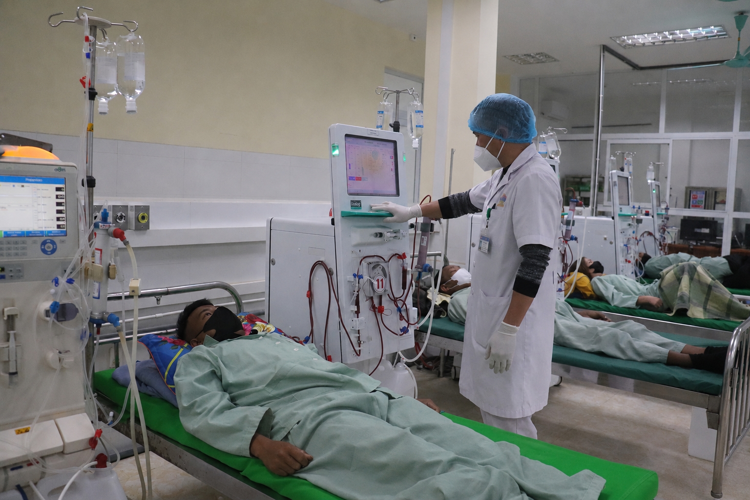 Điện Biên tăng cường giải pháp kiểm soát chi phí khám, chữa bệnh bảo hiểm y tế