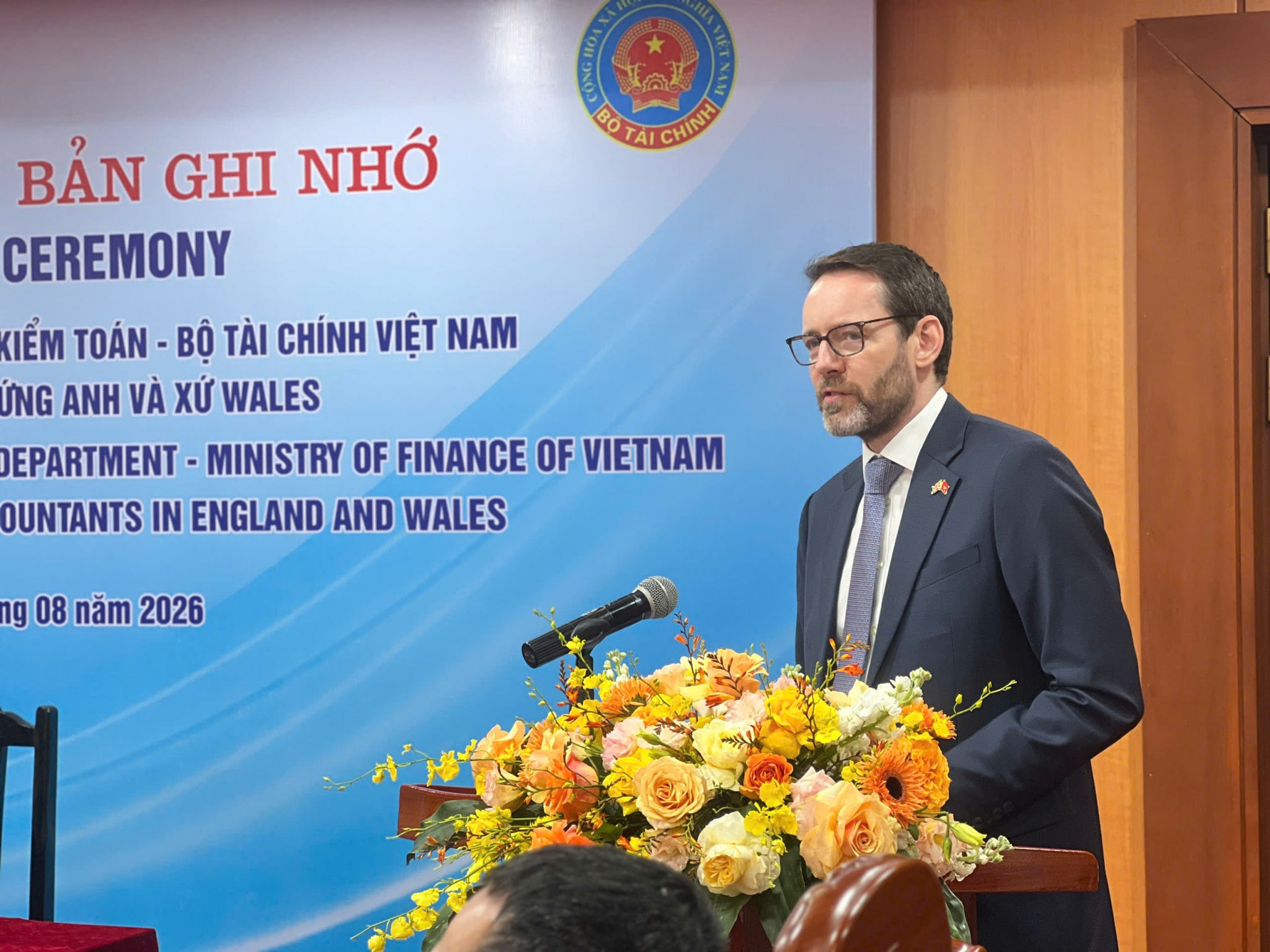 Bộ Tài chính và ICAEW ký kết hợp tác, thúc đẩy áp dụng IFRS tại Việt Nam Bộ Tài chính và ICAEW ký kết hợp tác, thúc đẩy áp dụng IFRS tại Việt Nam