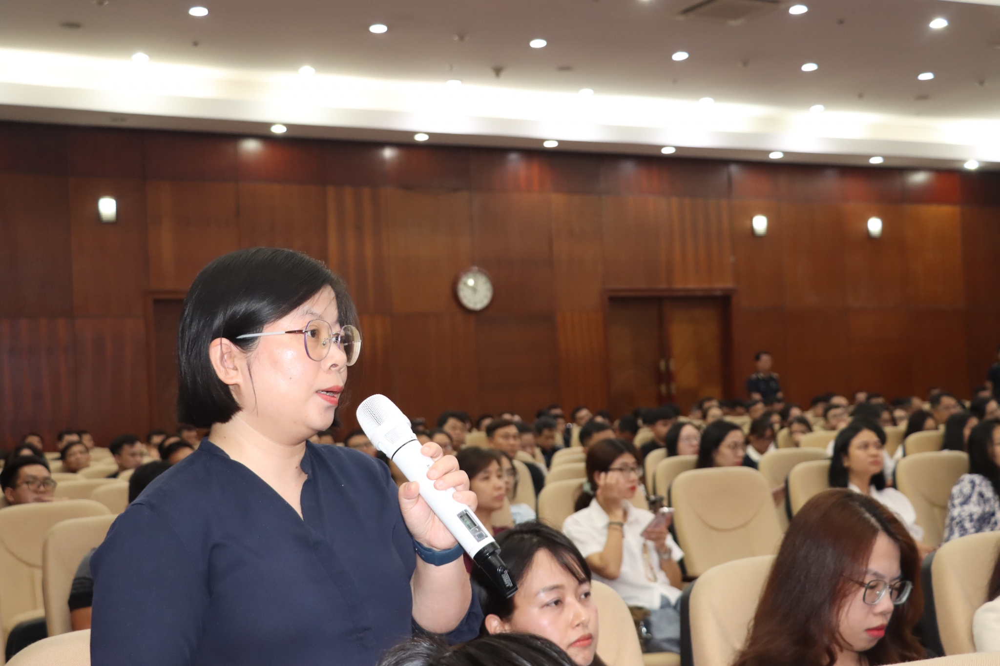 Đại diện doanh nghiệp nêu kiến nghị với Hải quan khu vực III. Ảnh: Thái Bình