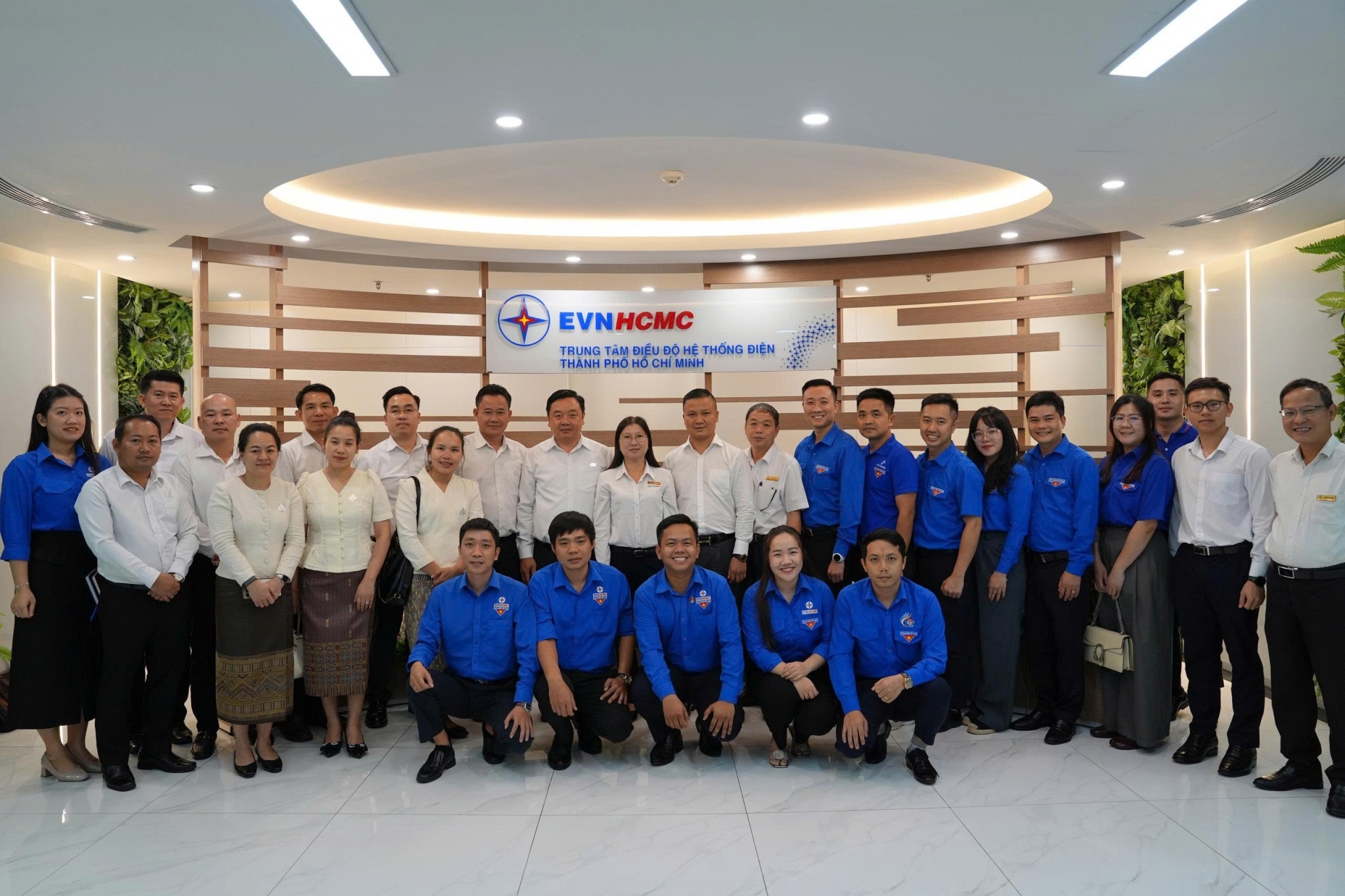 Đoàn Thanh niên Bộ Tài chính Lào thăm, trao đổi kinh nghiệm tại Tổng công ty Điện lực TP. Hồ Chí Minh