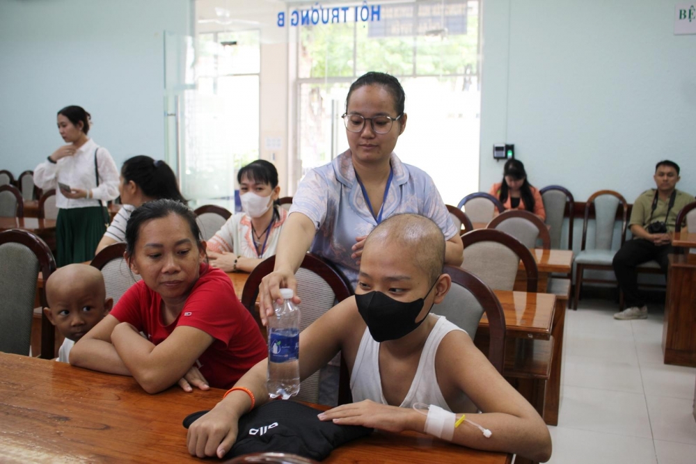 Những ly sữa gửi vào hành trình trở lại trường của Hưng