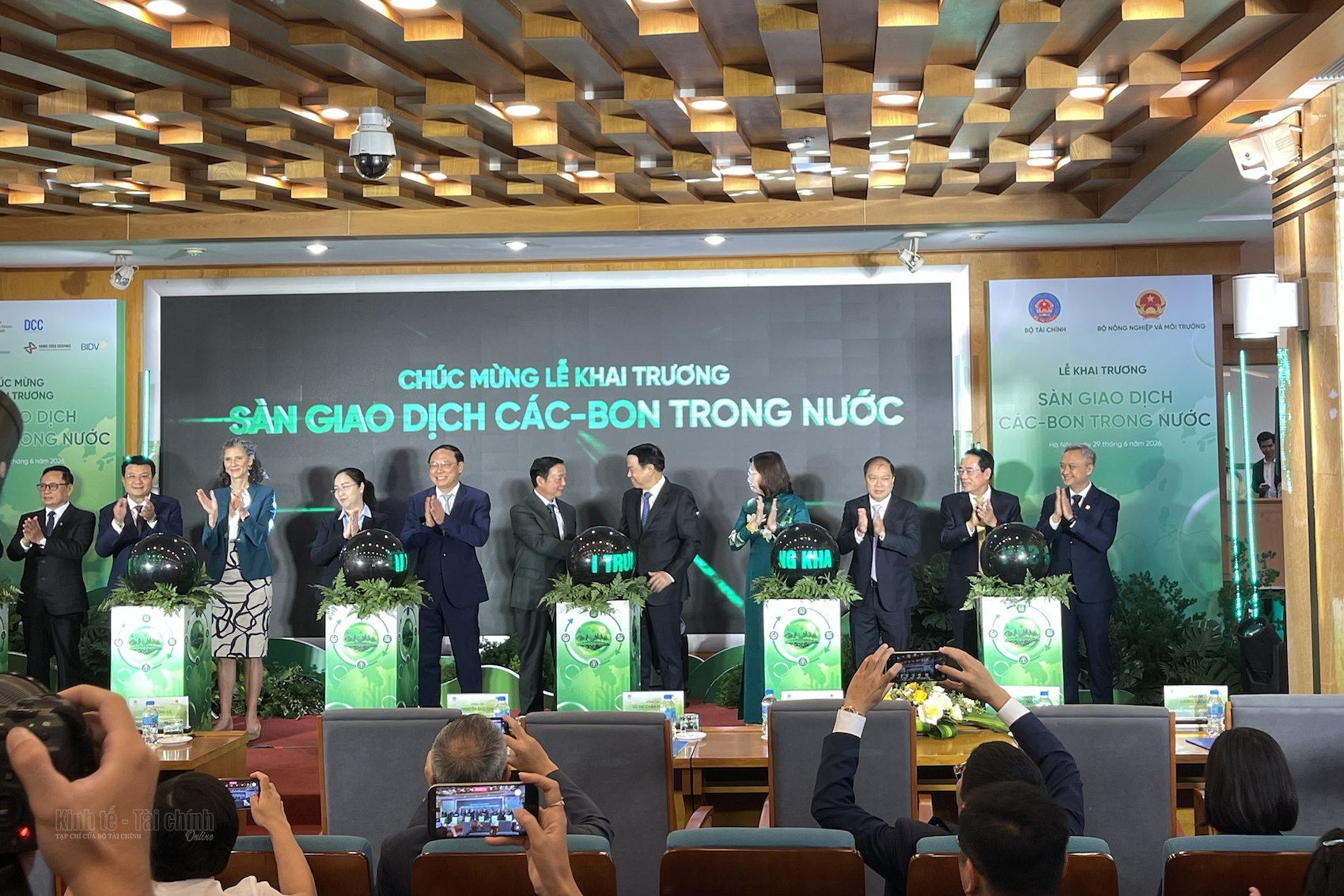 Bộ Tài chính huy động nguồn lực cho chuyển đổi xanh
