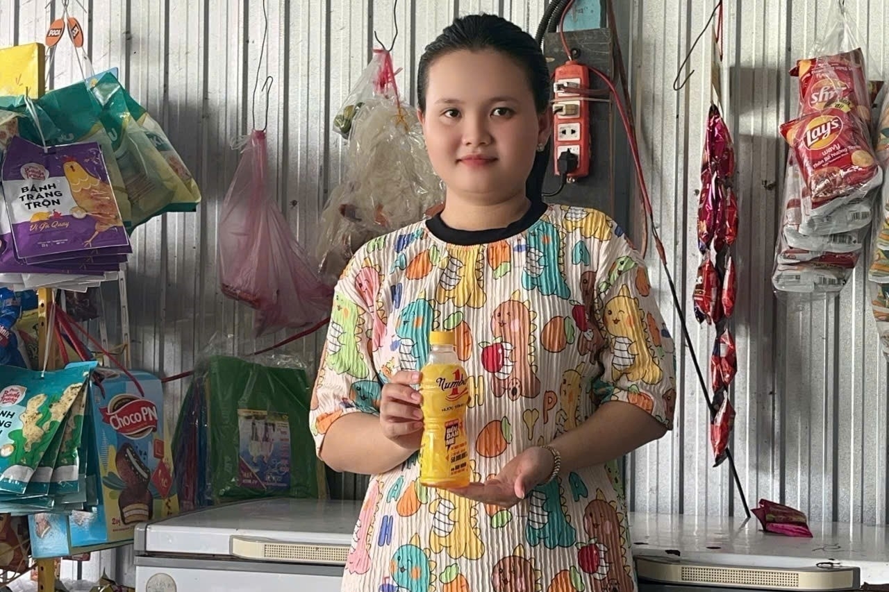 Trúng 50 triệu đồng, cô chủ quán miền Tây dùng tiền thưởng để mở rộng hàng hóa